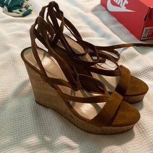 NWOT Strappy brown Guess wedges